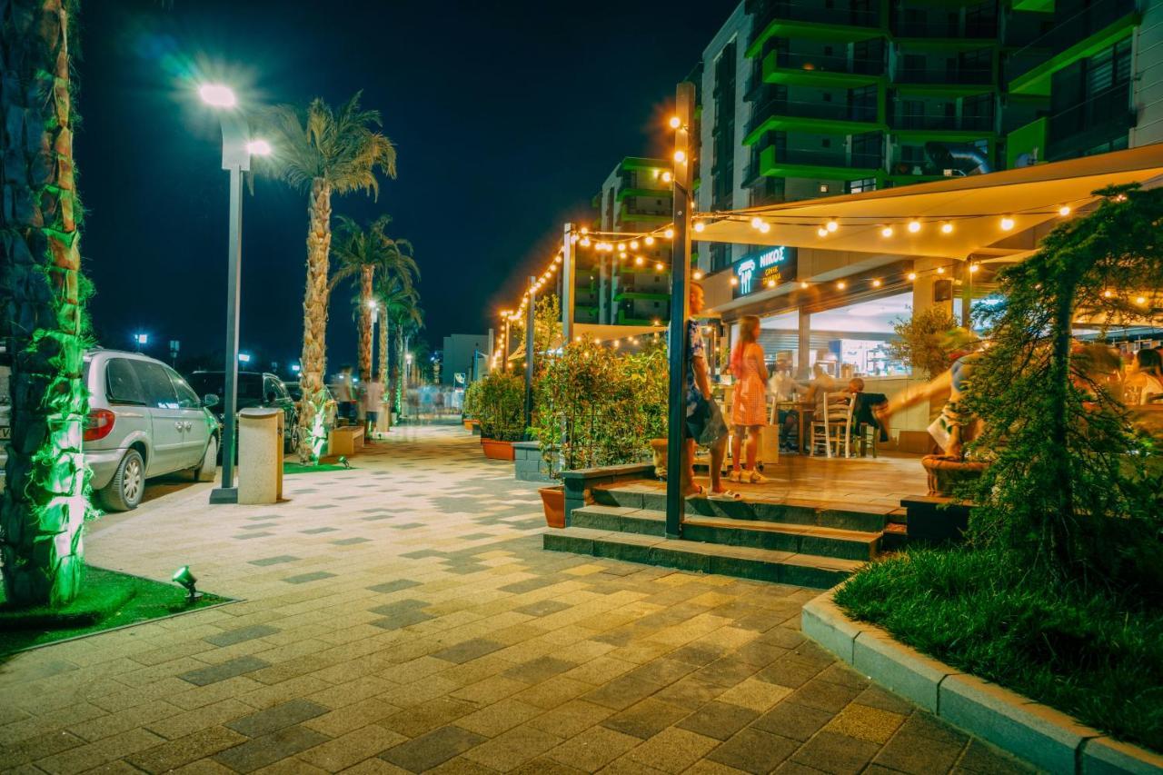 Sunfest Aparthotel Pool & Spa Mamaia Nord Năvodari Extérieur photo
