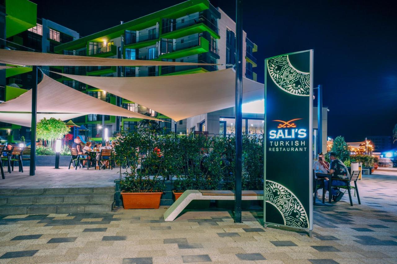 Sunfest Aparthotel Pool & Spa Mamaia Nord Năvodari Extérieur photo