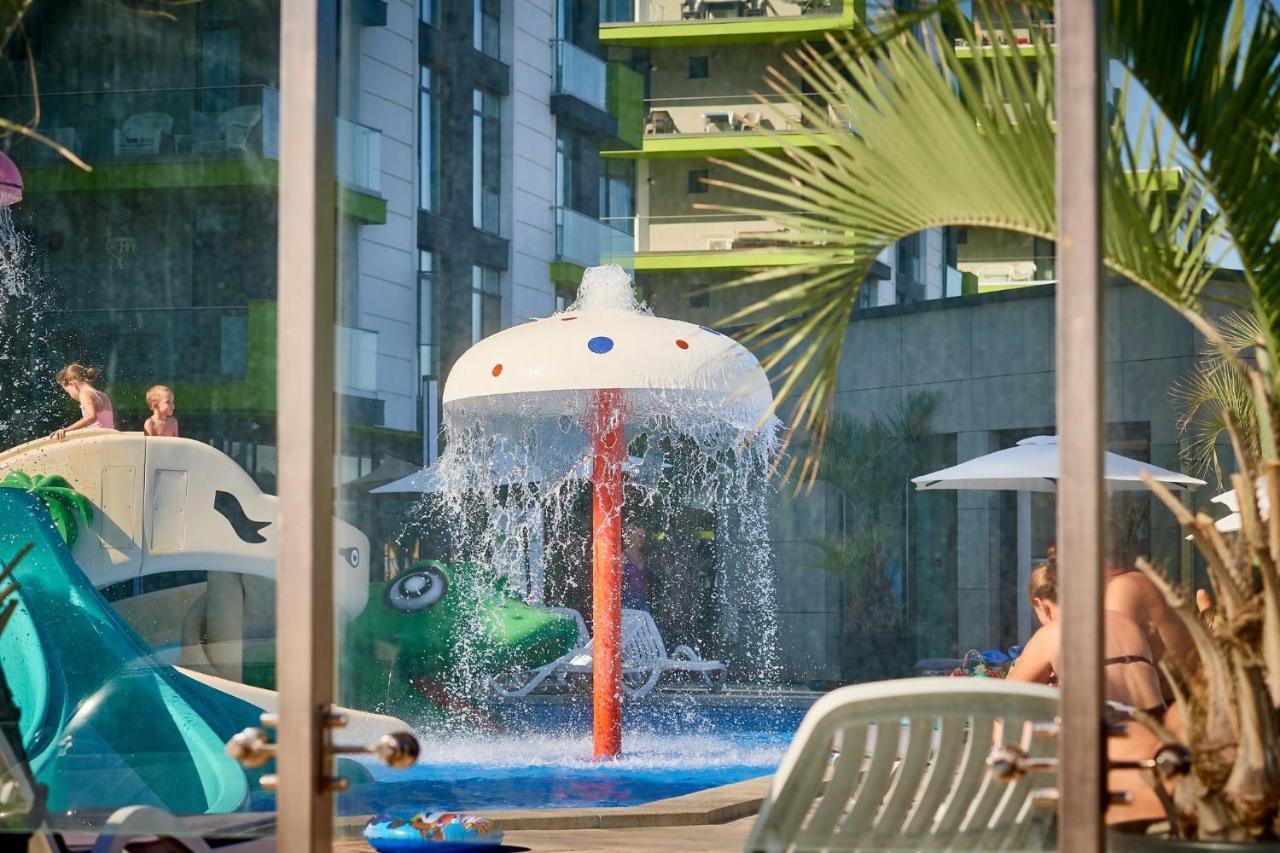Sunfest Aparthotel Pool & Spa Mamaia Nord Năvodari Extérieur photo
