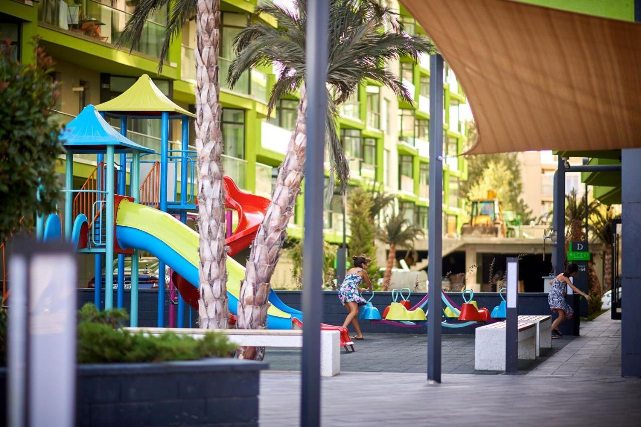 Sunfest Aparthotel Pool & Spa Mamaia Nord Năvodari Extérieur photo