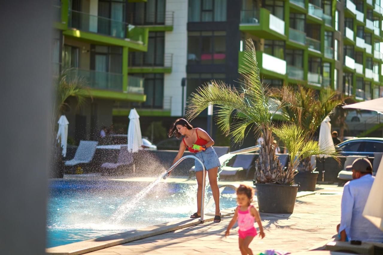 Sunfest Aparthotel Pool & Spa Mamaia Nord Năvodari Extérieur photo